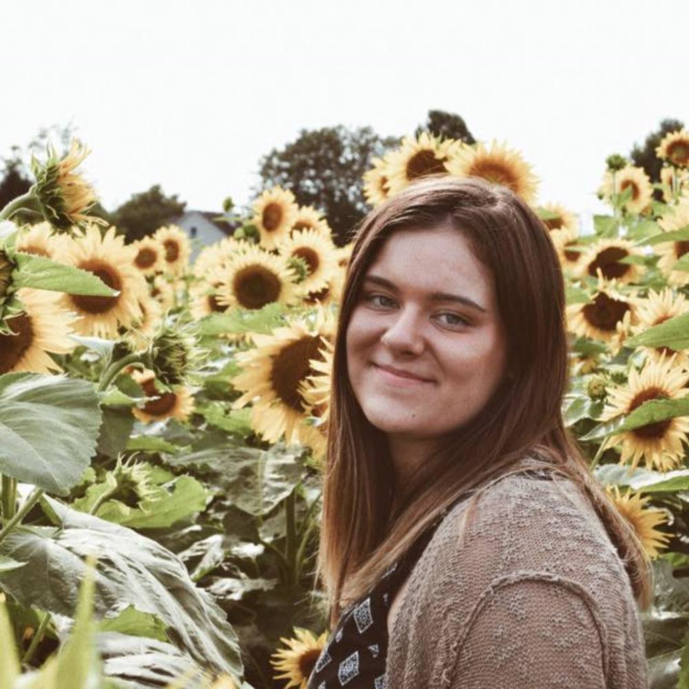 Meet your Posher, Becca